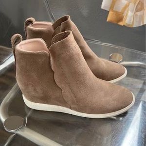 Kate Spade Wilkes Wedge Sneaker Bootie Size 11 Women’s Tan in Color